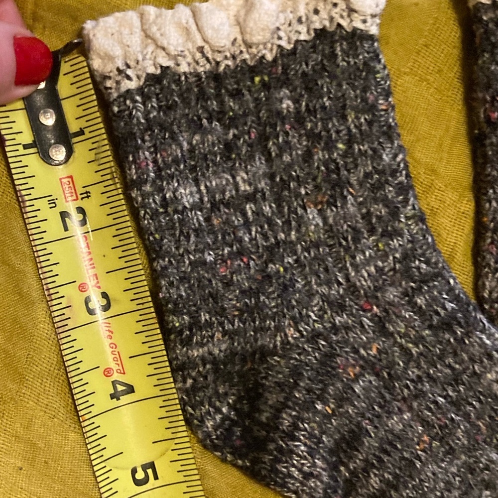 Hand knit Socks with Ruffle - Picture 5 of 5